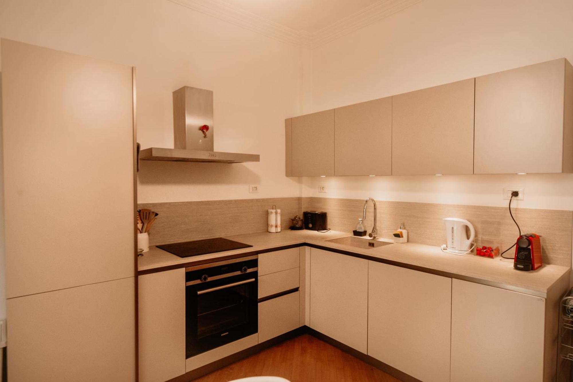 Green Hill Apartment - Exclusive Use โรม ภายนอก รูปภาพ